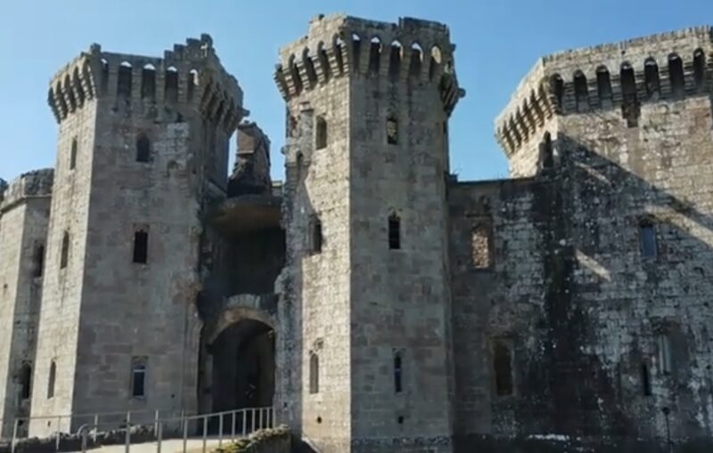 Read more about the article Raglan Castle A Journey Through History and Legend